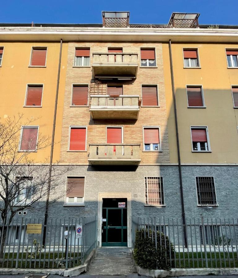 Homiesam - Yellow Dream & City Life Apartment Милано Екстериор снимка